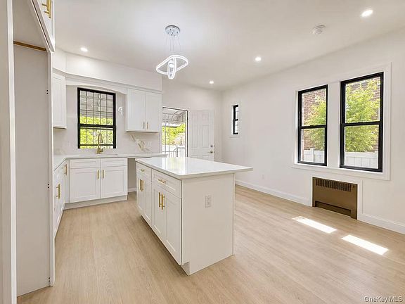 5th image of 53 E 59th Street