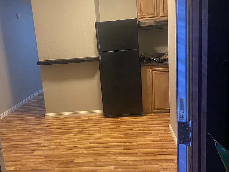 1341 E 4th St E — Photo 1