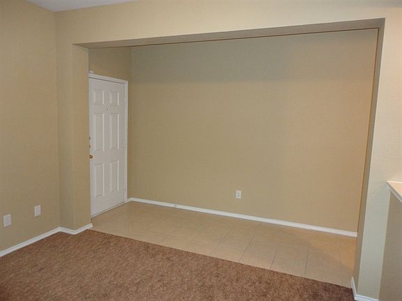 5th image of 305 Celia Cir