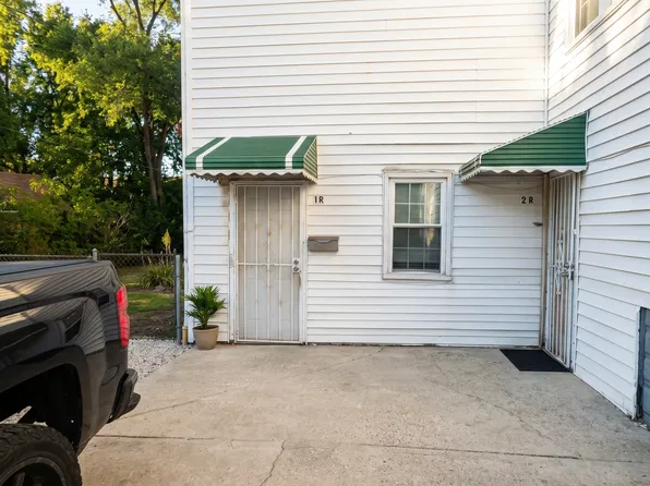 314 E 138th St #1R, Riverdale, IL 60827