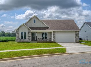 101 Silverbuck Dr, Swanton, OH 43558