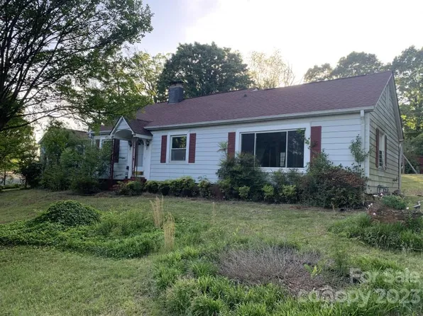 2228 Revolution Park Dr, Charlotte, NC 28208