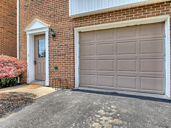 2nd image of 1128 Cranston Dr