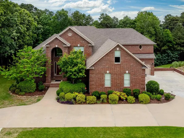 16 Bellegarde Dr, Little Rock, AR 72223