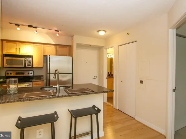 7500 Woodmont Ave #S809, Bethesda, MD 20814