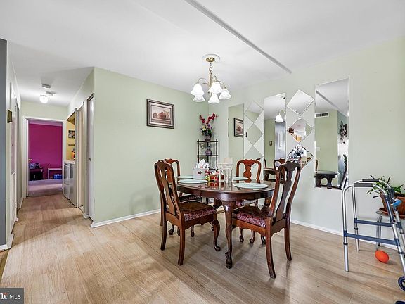 4th image of 452 Girard St #356