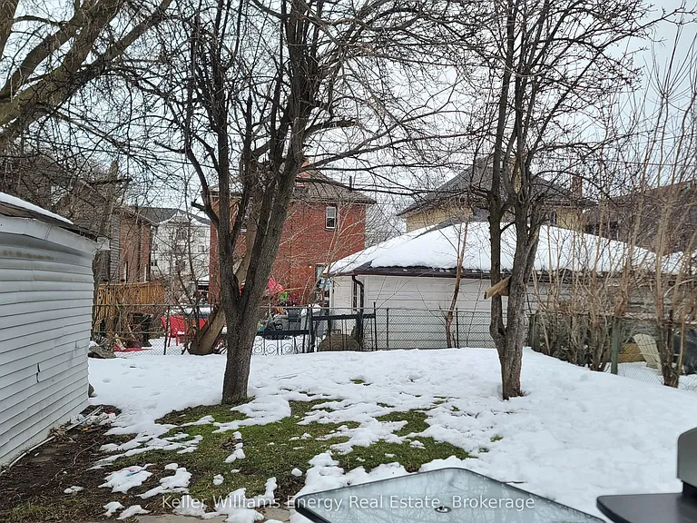201 Celina St #UPPER — Photo 18