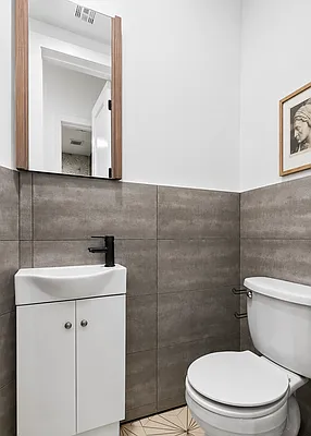Bathroom, photo 1