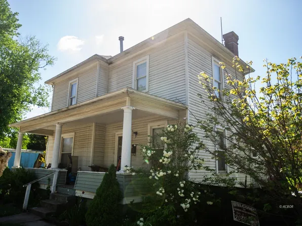 18 High St, Glouster, OH 45732