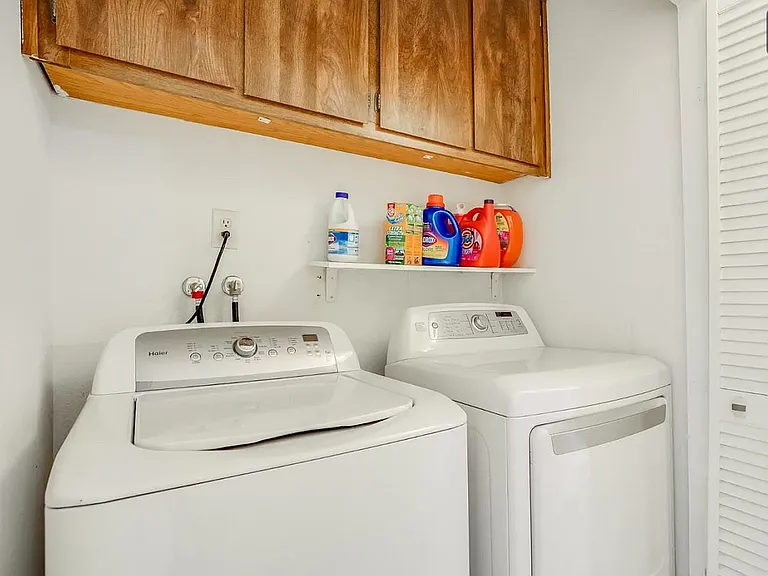 5307 Borneo Cir — Photo 11