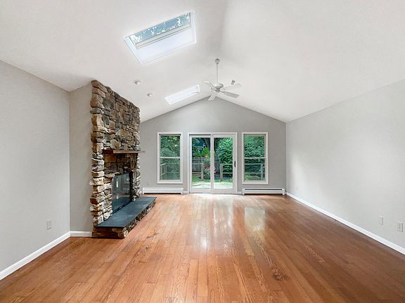 3rd image of 6846 McGreegor St