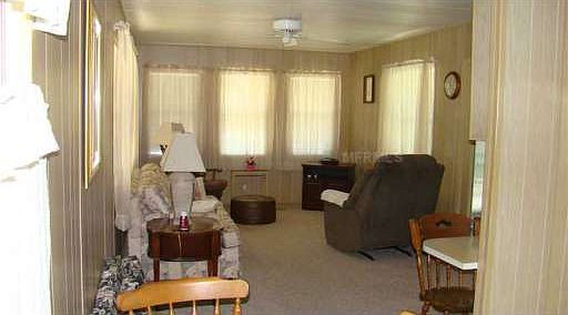 2nd image of 6 Cocos Plumosa Dr