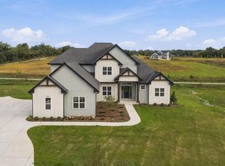 9951 N Cygnet Ct, Mequon, WI 53097