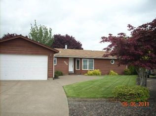 956 NW Del Monte Dr, McMinnville, OR 97128