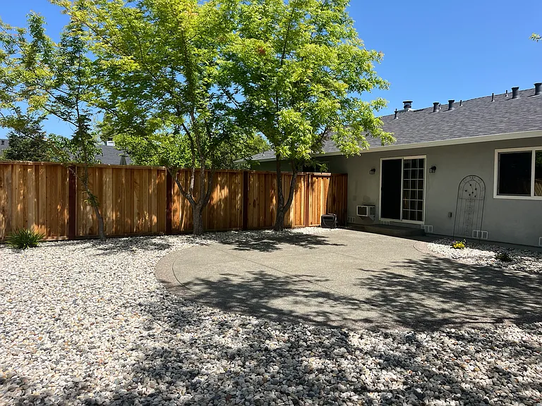 760 Bowen Ct — Photo 25