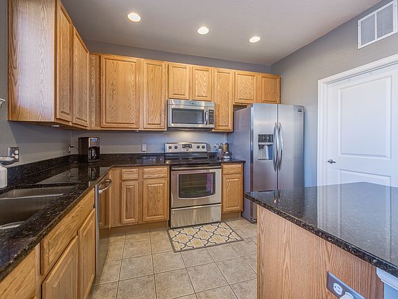 4th image of 84 N Spruce St Unit 702