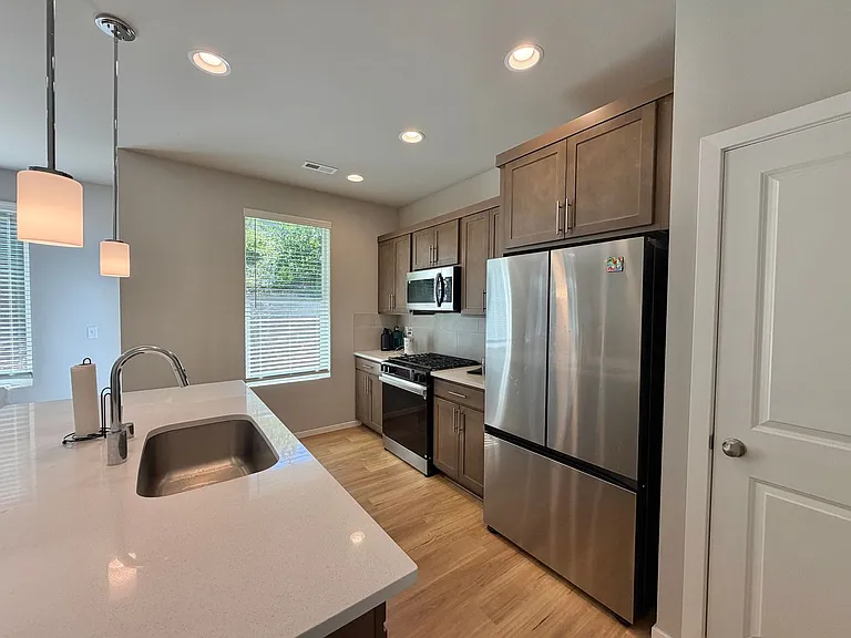 5738 Hawks Landing Pl NE — Photo 2