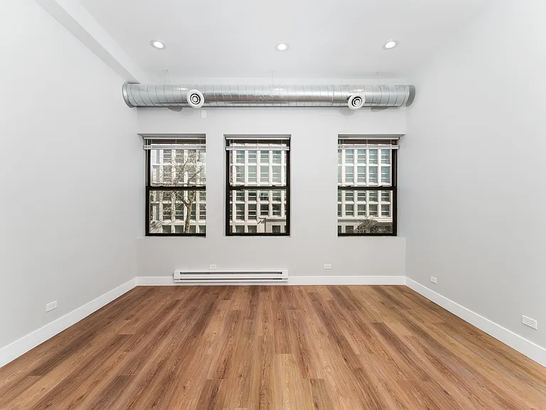 1219 W Devon Ave #201 — Photo 5