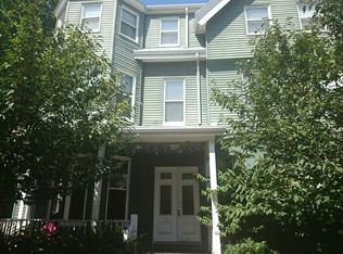 135 Davis Ave #2, Brookline, MA 02445