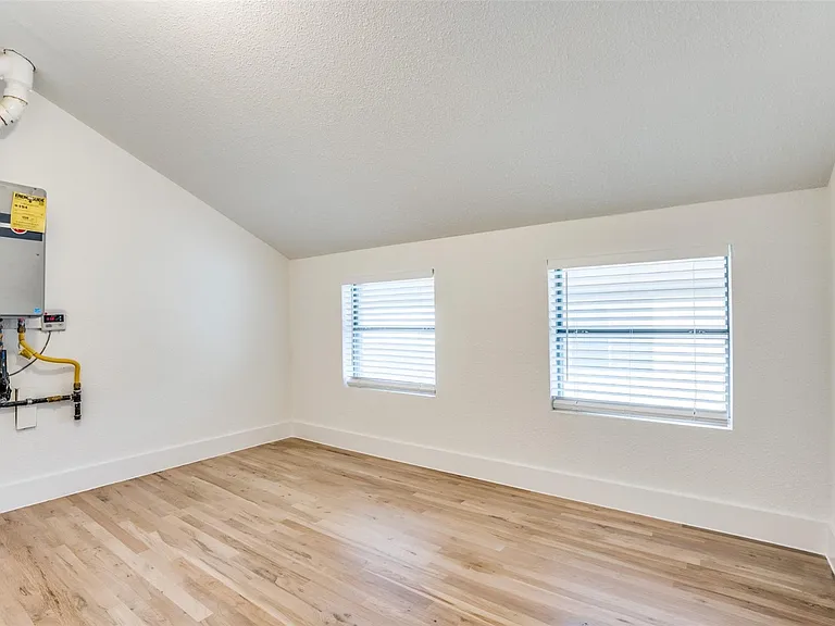 5017 Manett St #103 — Photo 18