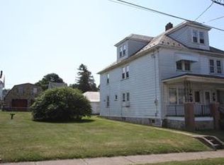 1373 Jefferson St, Hellertown, PA 18055
