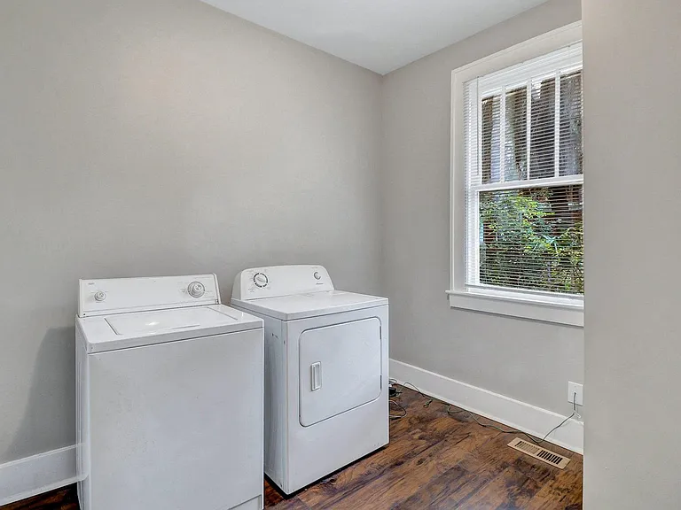 708 W Victory Dr #A — Photo 26