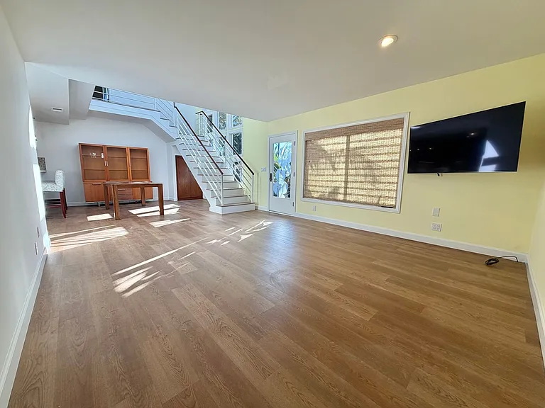 2832 Ingleside Dr — Photo 9