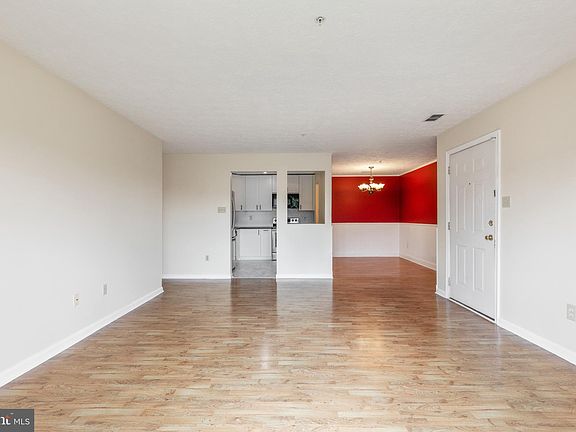 5th image of 157 Brookland Ter Unit 8