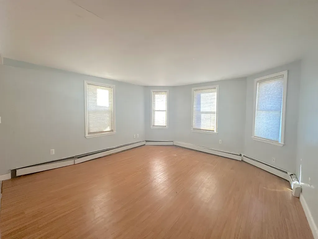 2 bed, 736 sqft, $2,100 — Photo 1