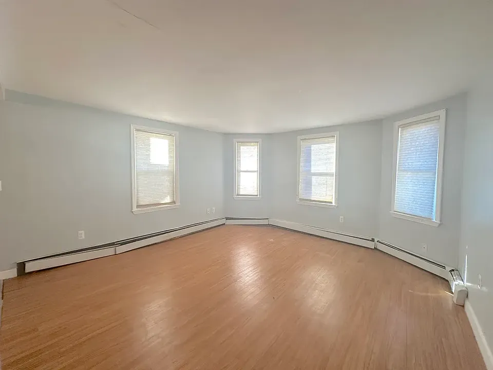 46 Cork St #1
