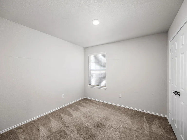 25411 Farmstead Prairie Pl — Photo 24