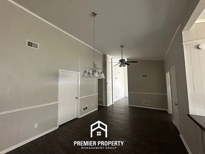 2847 Elmore Park Rd — Photo 4