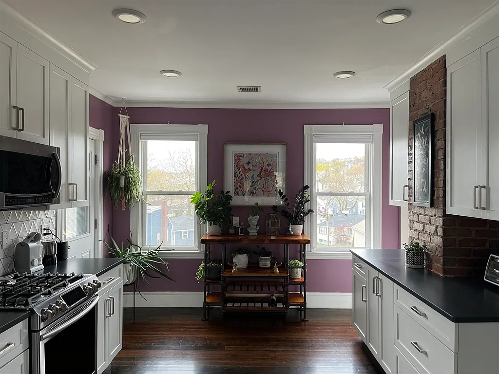 3 bed, 1800 sqft, $3,800 — Photo 3