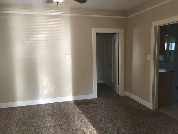 4th image of 820 21st St APT A