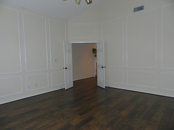 Spacious Study or Den