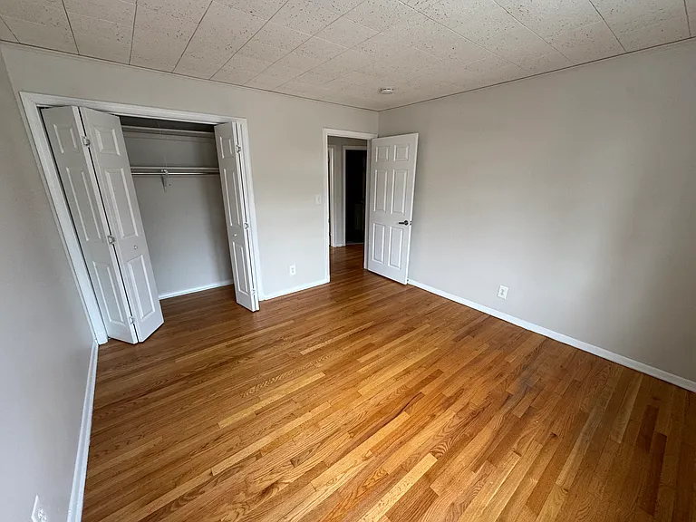 Woodcliffe Manor Apartments — Photo 18