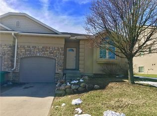 2210 Fountain Crest Dr, Pleasant Hill, IA 50327