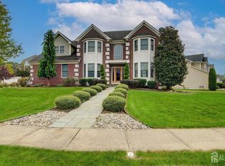 20 Fritz Dr, Sayreville, NJ 08872