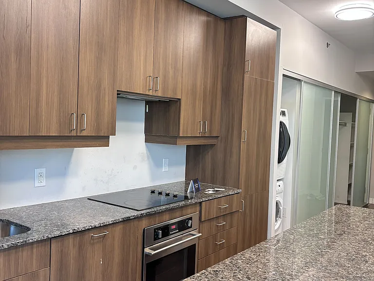 426 University Ave #1606 — Photo 9