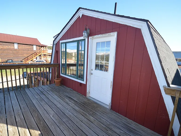 429 Front St — Photo 13