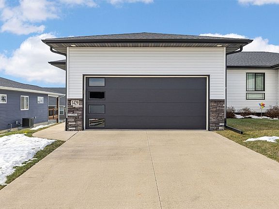 2nd image of 1429 Applewood Dr