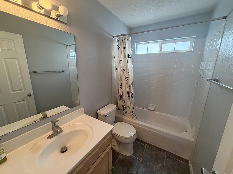 7300 Tricia Rd NE — Photo 29