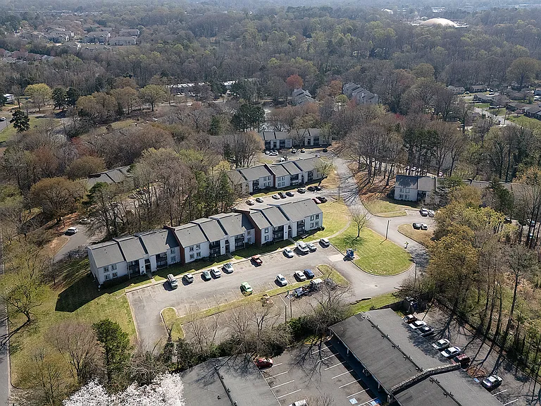 700 Farmhurst Dr #J — Photo 25
