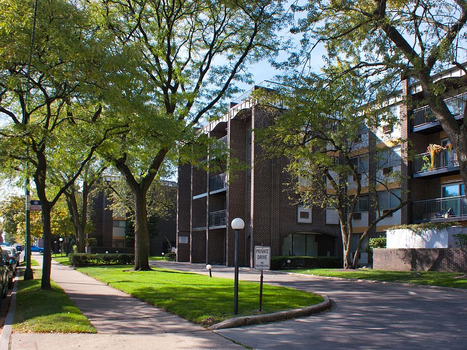 1st image of 6800 N California Ave APT 1B