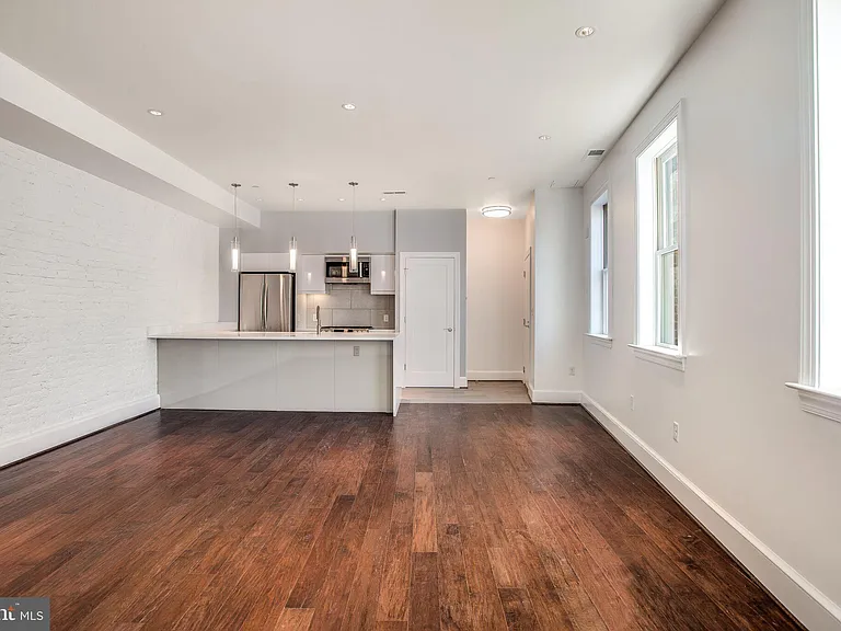 1252 Wisconsin Ave NW #301 — Photo 8