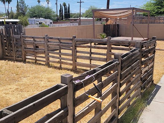 5th image of 817 S Desert Steppes Dr