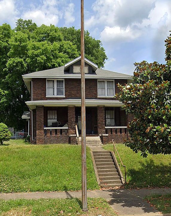 1st image of 2445 E Magnolia Ave