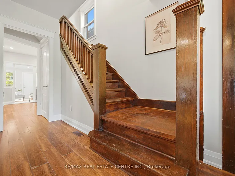 90 Holton Ave S — Photo 23