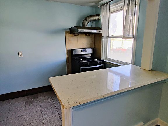 5th image of 2217 Tyson Ave