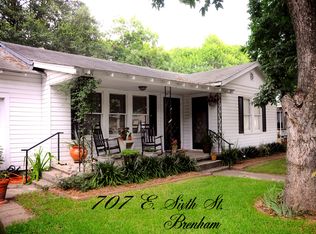 707 E 6th St, Brenham, TX 77833